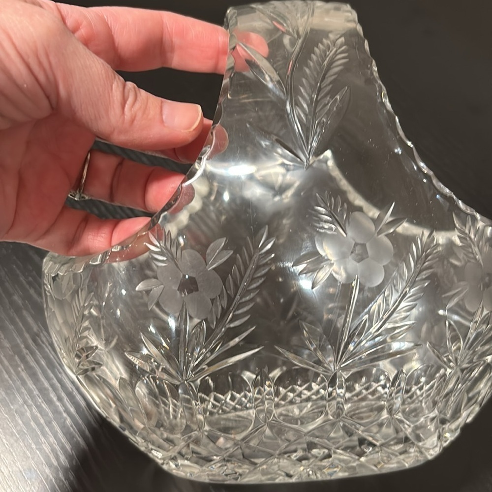 Vintage crystal basket - Picture 6 of 9